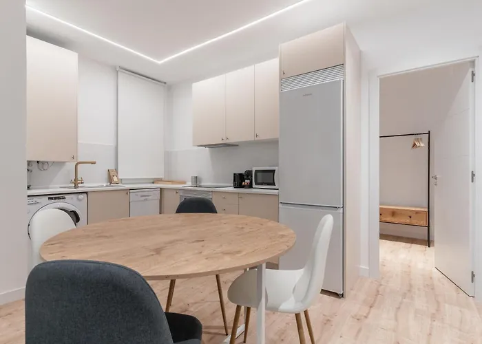 Modern Stylish-3Bedrooms 1Bathroom-Chamberi