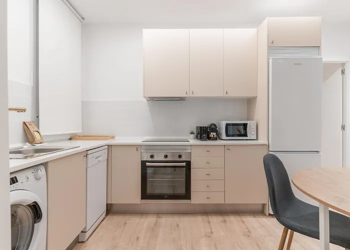 Modern Stylish-3Bedrooms 1Bathroom-Chamberi